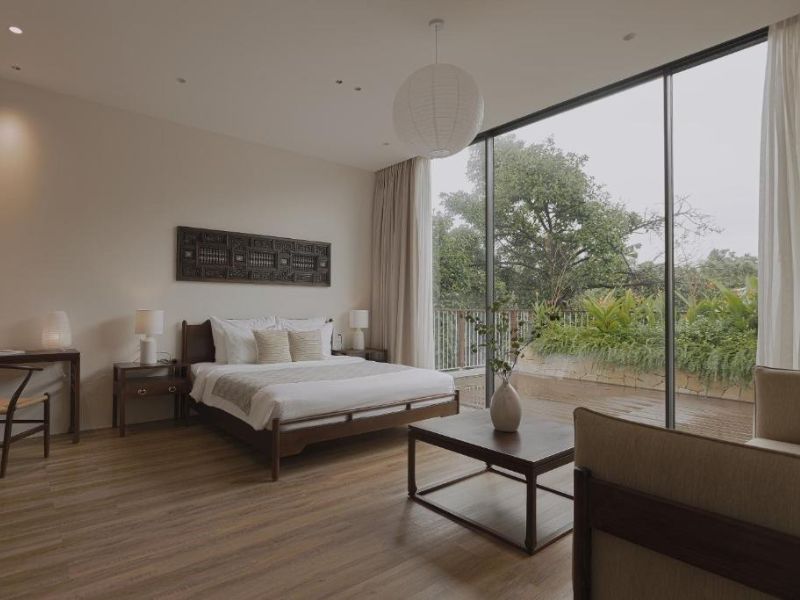 Cửa Slim Panorama – Giải pháp kiến trúc hút khách bền vững cho homestay