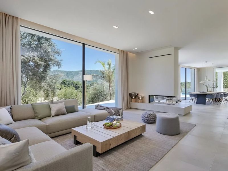 Cửa Slim Panorama tạo nên phòng khách ngập tràn ánh sáng tự nhiên